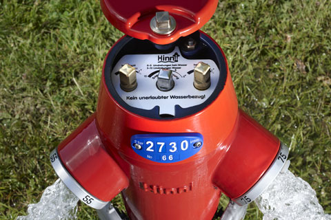 Bild vom offenen Hinni Hydranten