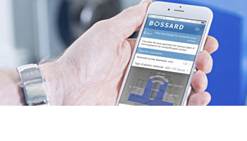 Ein Smartphone mit der Bossard Rechner App in der Hand gehalten